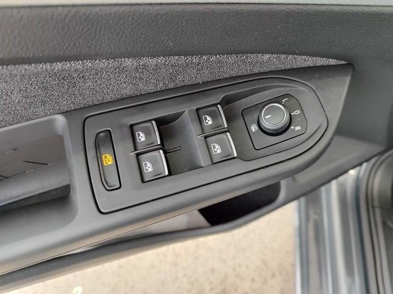 Volkswagen Golf 2.0 TDI 150 CV DSG SCR MOVE Navi Camera Led 16" Cockpit