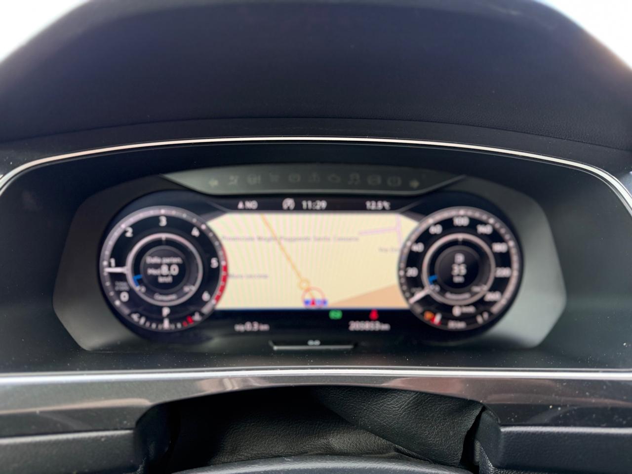 Volkswagen Tiguan 2.0 TDI SCR DSG 4MOTION R-Line – 110 kW