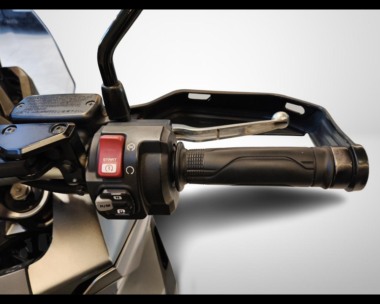 Honda X-ADV 750 - ABS DCT