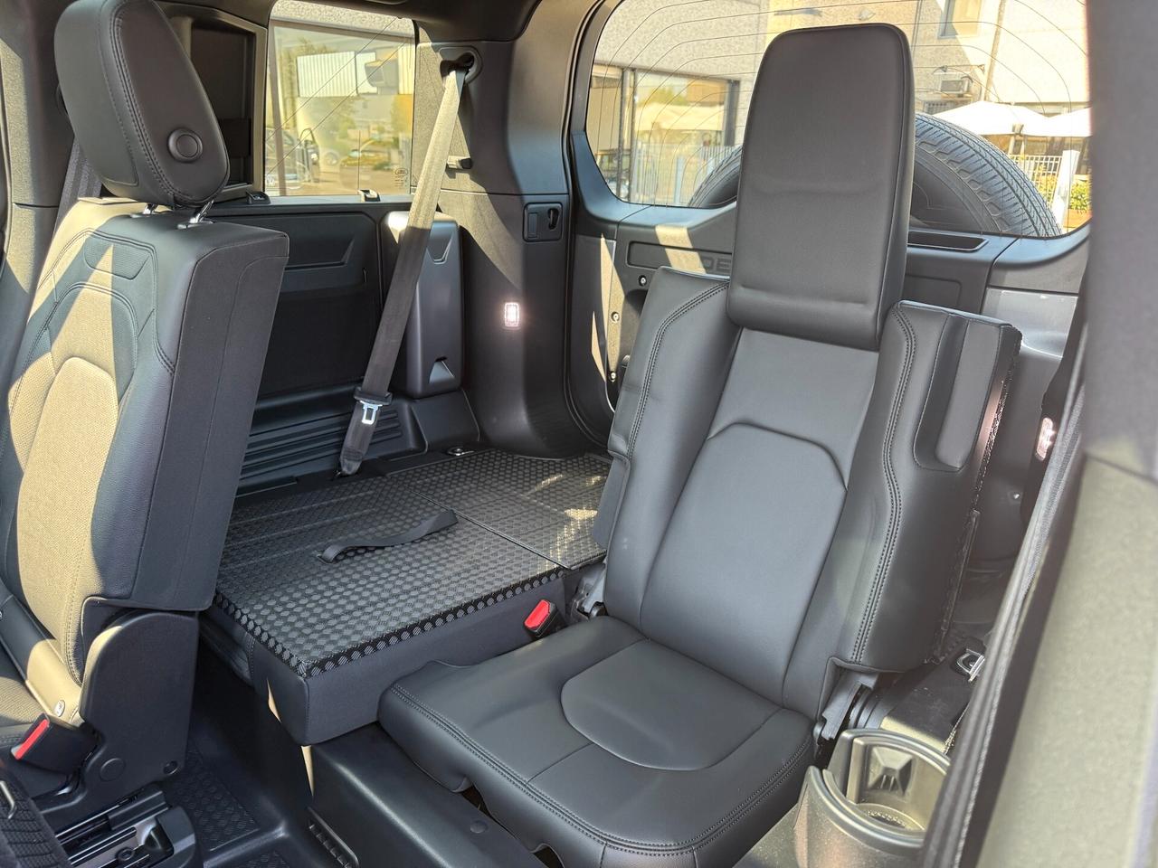 Land Rover Defender 110 3.0D I6 200 CV AWD Auto S , 7 posti , Gancio traino Elettrico