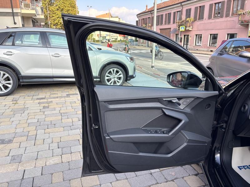Audi A3 Sportback 30 2.0 tdi Business LED-NAVI-18"