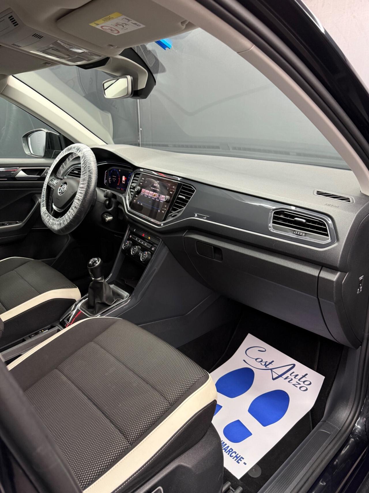 Volkswagen T-Roc 1.6 TDI SCR Advanced BLACK 10/2018