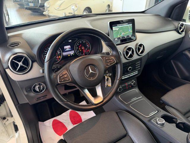MERCEDES-BENZ B 200 c Sport //LED//NAVI//AUTOMATICA//