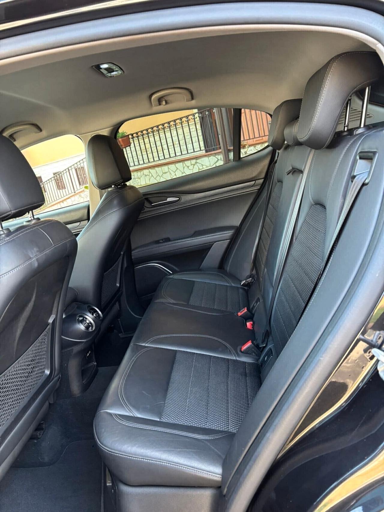 Alfa Romeo Stelvio 2.2 Turbodiesel 180 CV AT8 RWD Super/*-