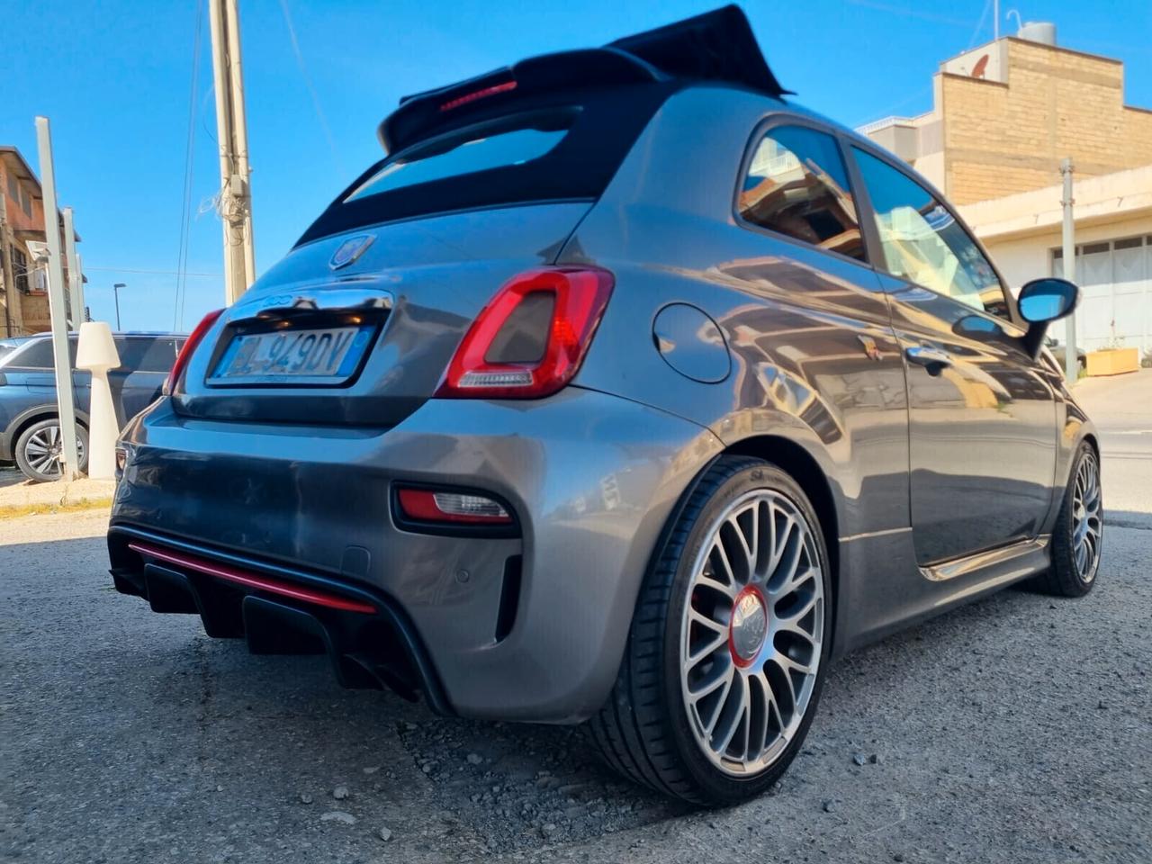 Abarth 500 C 1.4 Turbo T-Jet Custom Cabriolet