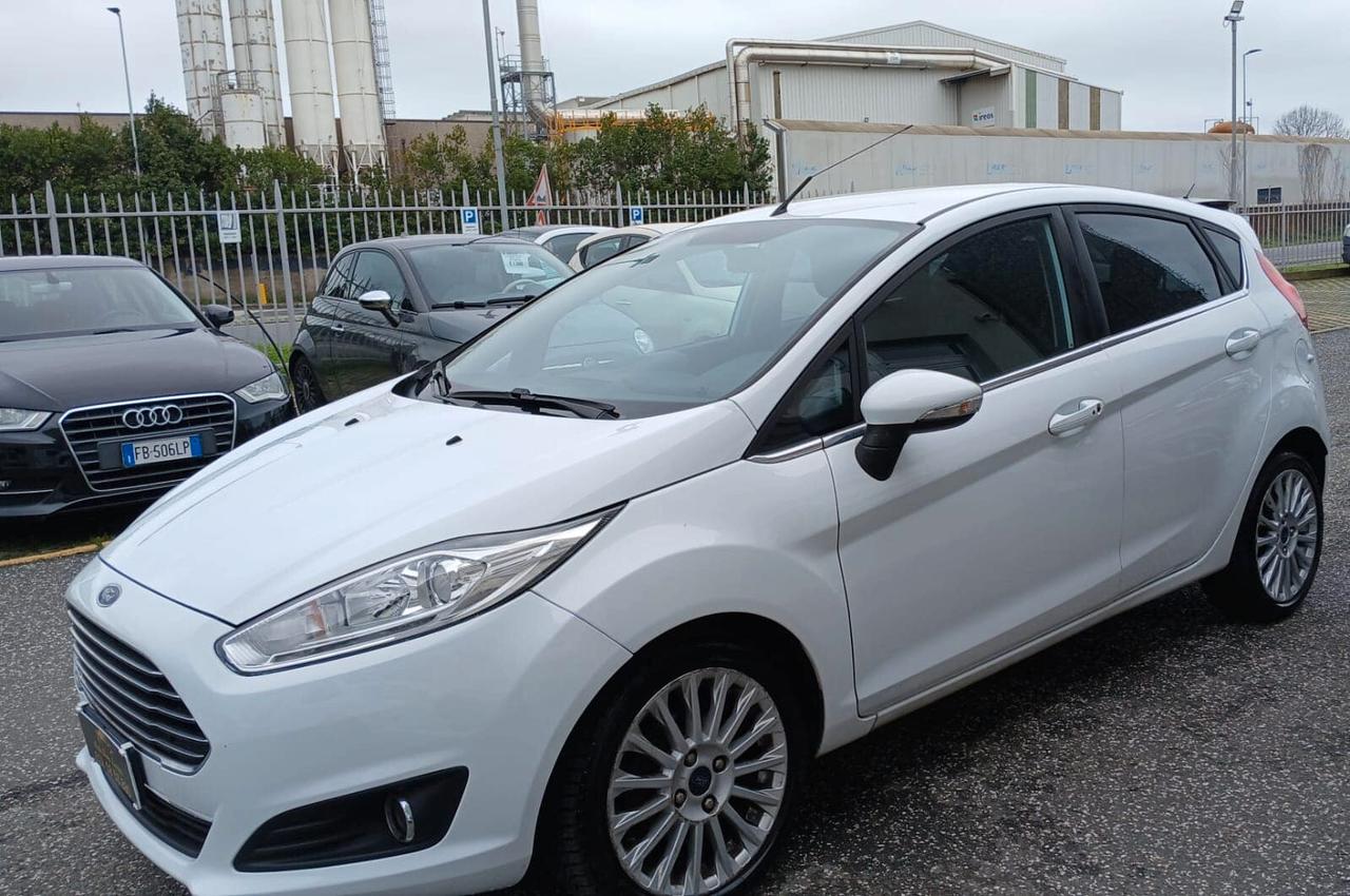 Ford Fiesta 1.4 5 porte Bz.- GPL Black & White Edition