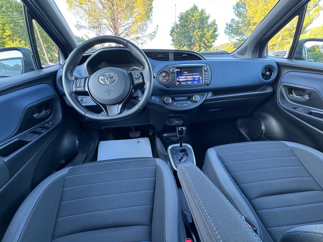 Toyota Yaris 1.5 Hybrid Trend Blue Edition