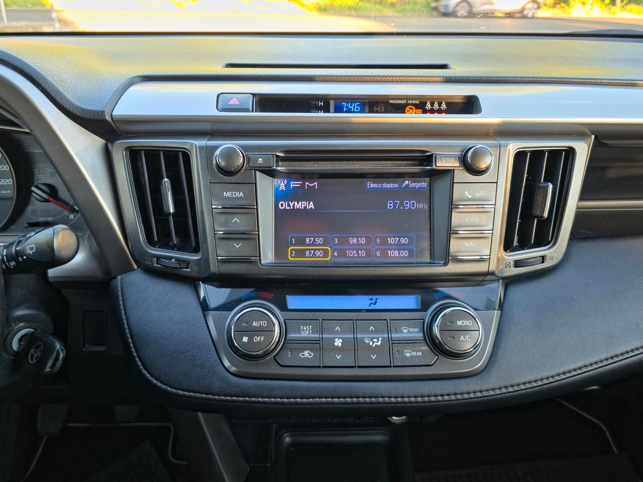 Toyota RAV 4 RAV4 2.0 D-4D 2WD CV-124 E5B Manuale NEO 2013