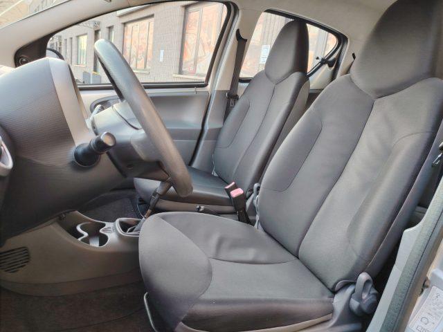 TOYOTA Aygo 1.0 12V VVT-i 5 porte Sol NEOPATENTATI