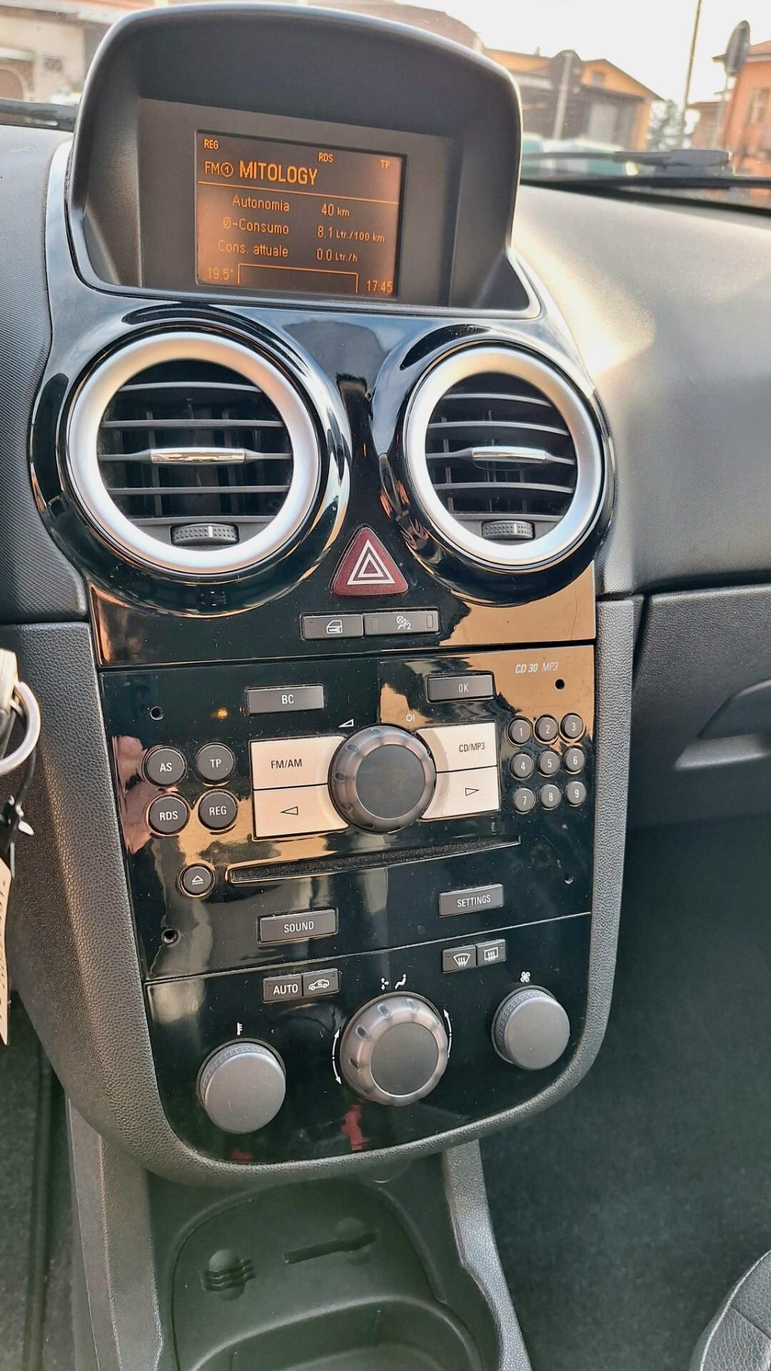 Opel Corsa 1.2 Benzina 5 porte Club