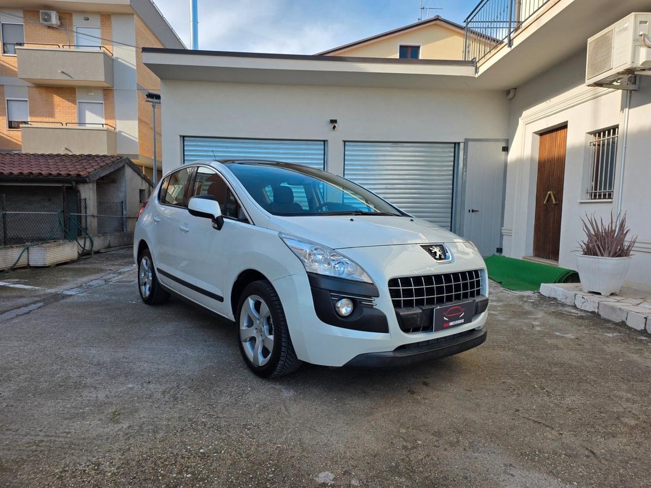 Peugeot 3008 1.6 HDi 112CV cambio robotizzato Business