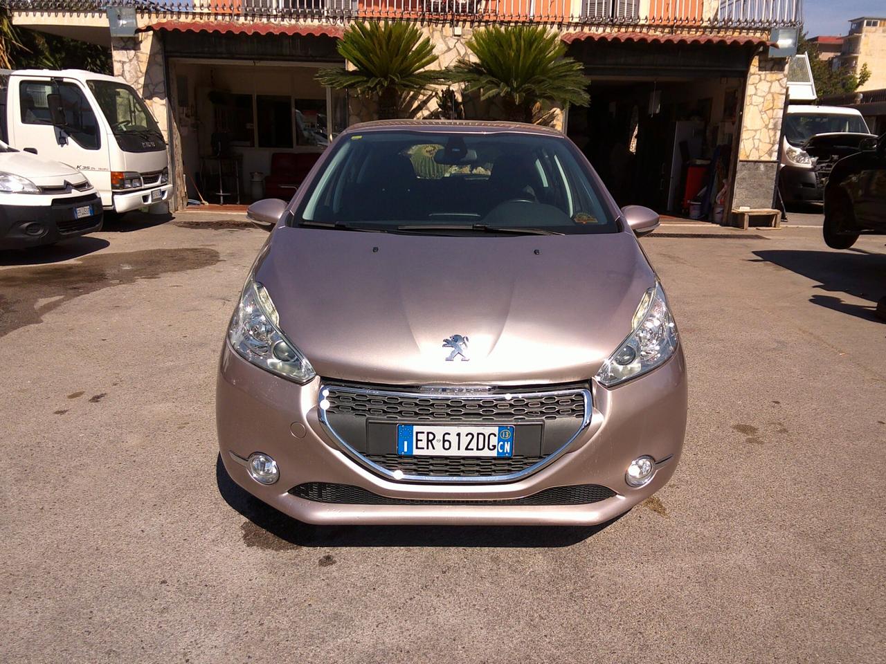 Peugeot 208 1.4 HDi 68 CV 5 porte Allure 2013