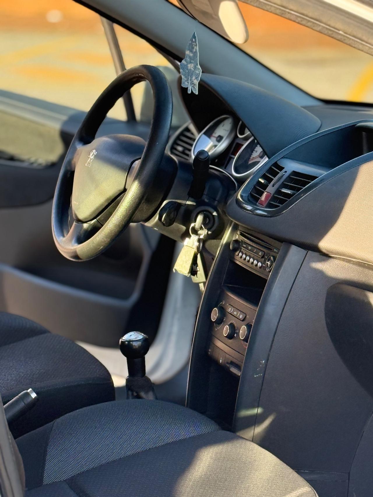 Peugeot 207 1.6 HDi OK NEOPATENTATI