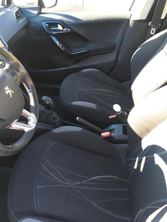 Peugeot 208 1.4 HDi 68 CV 5 porte Allure