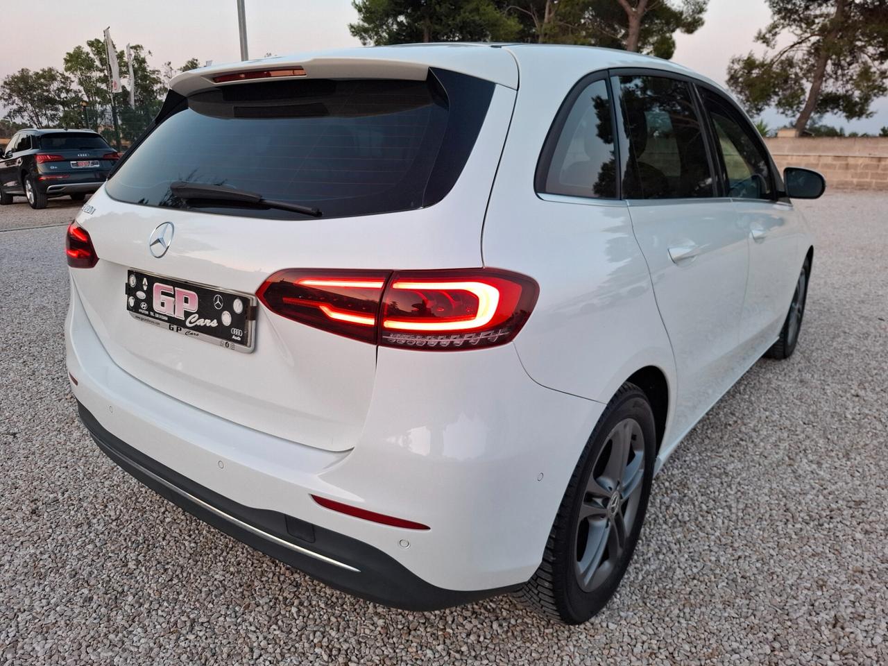 Mercedes B 180 d 115cv AUTOM. *NAVY-VIRTUAL- LED*