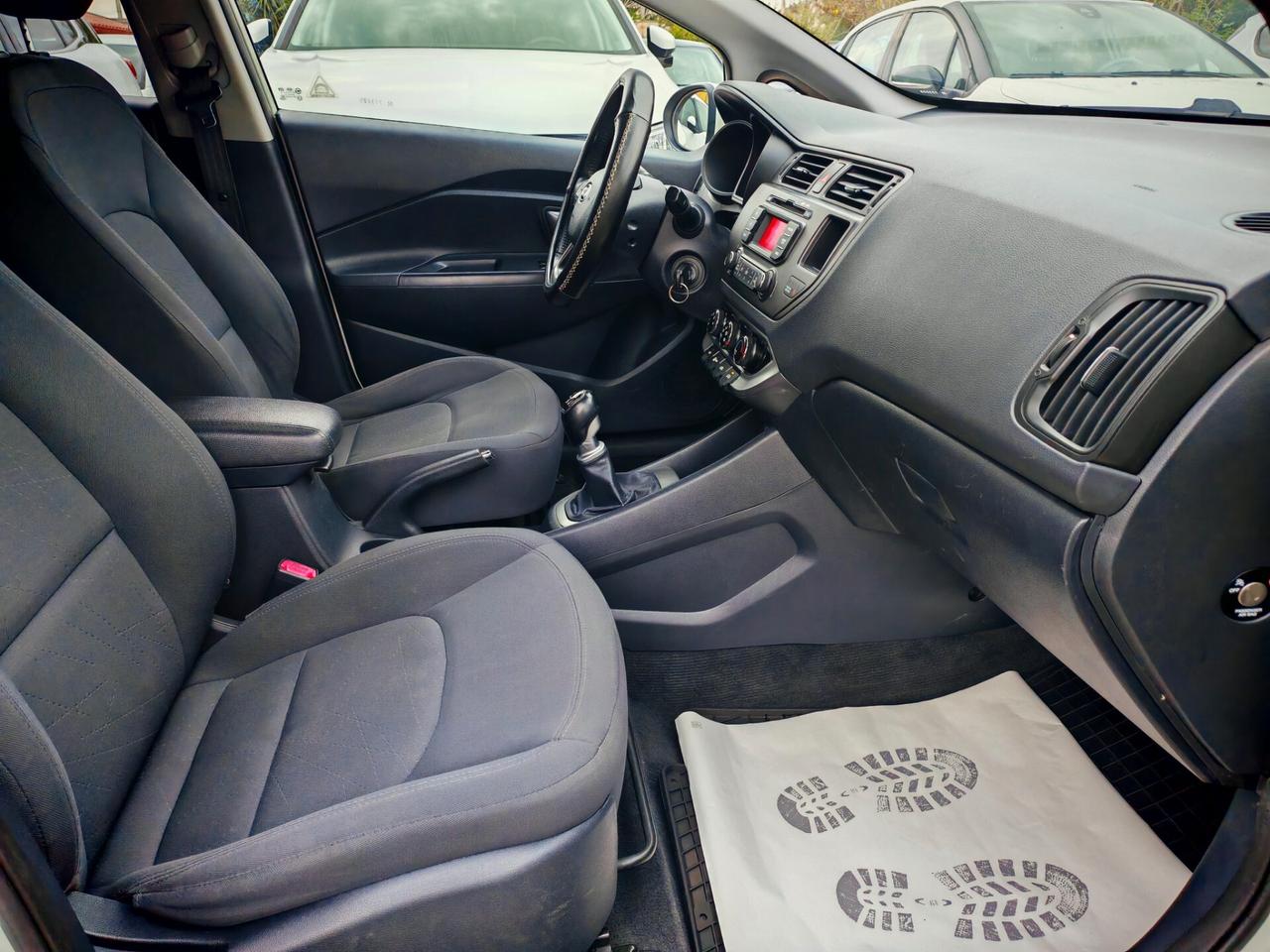 Kia Rio 1.1CRDi EX Plus Full Optional 2013