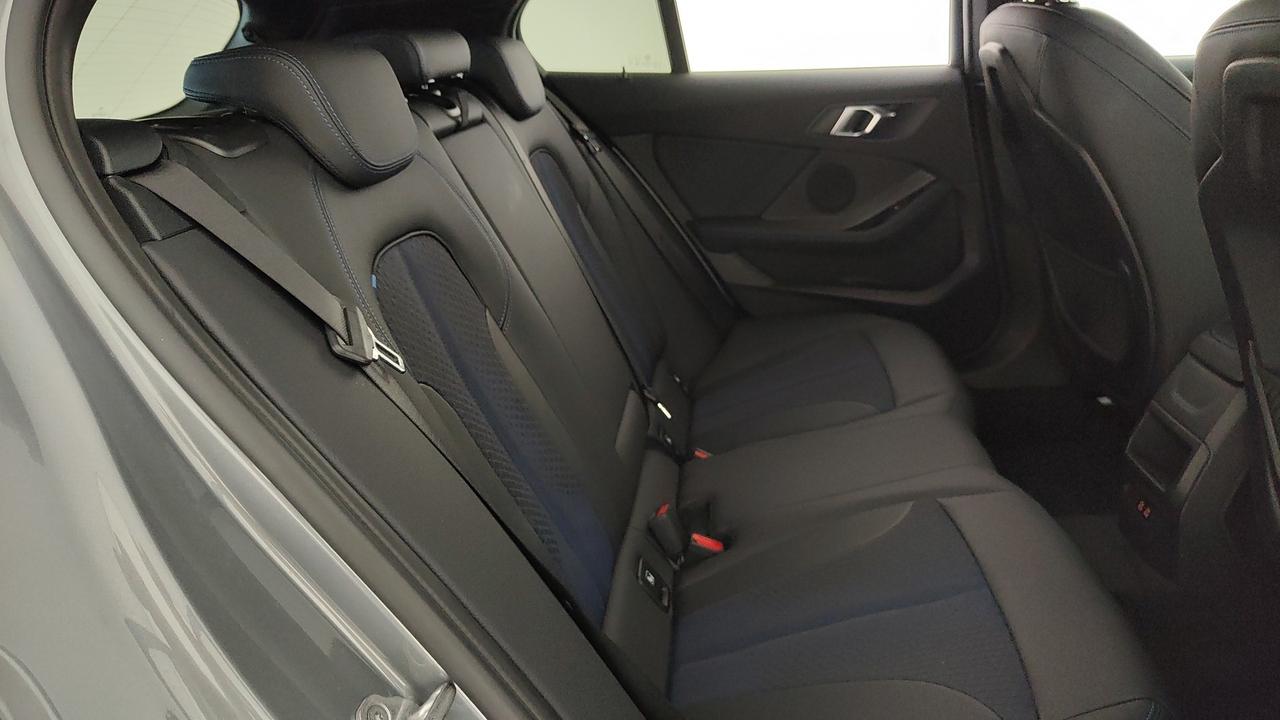 BMW Serie 1 F40 - 116d Msport auto