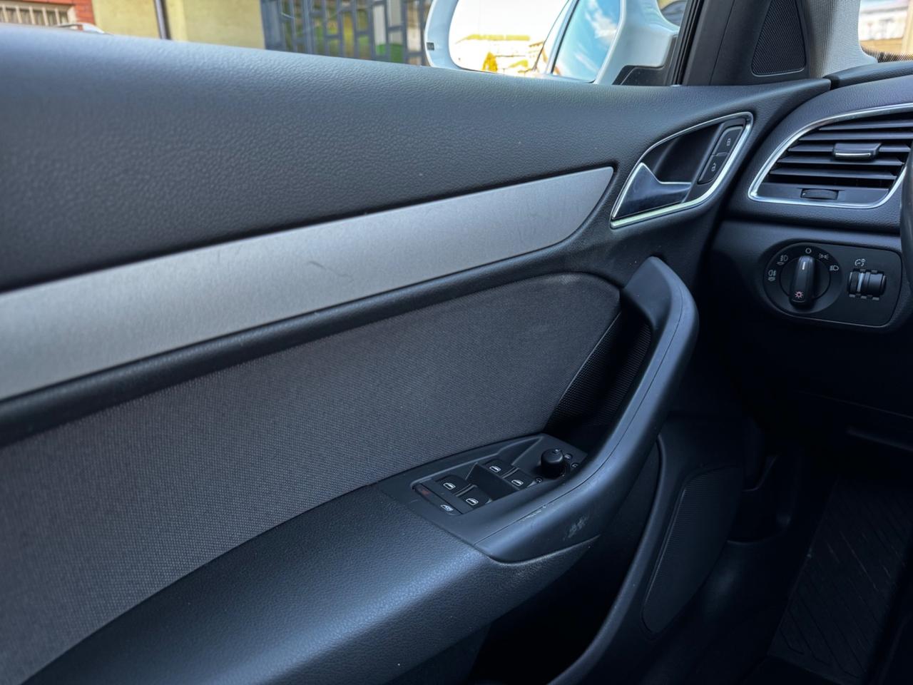 Audi Q3 2.0 TDI 177 CV quattro S tronic Business Plus