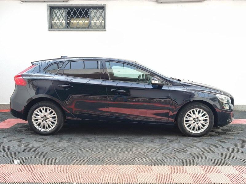 VOLVO V40 (2012-2020) V40 D2 Kinetic