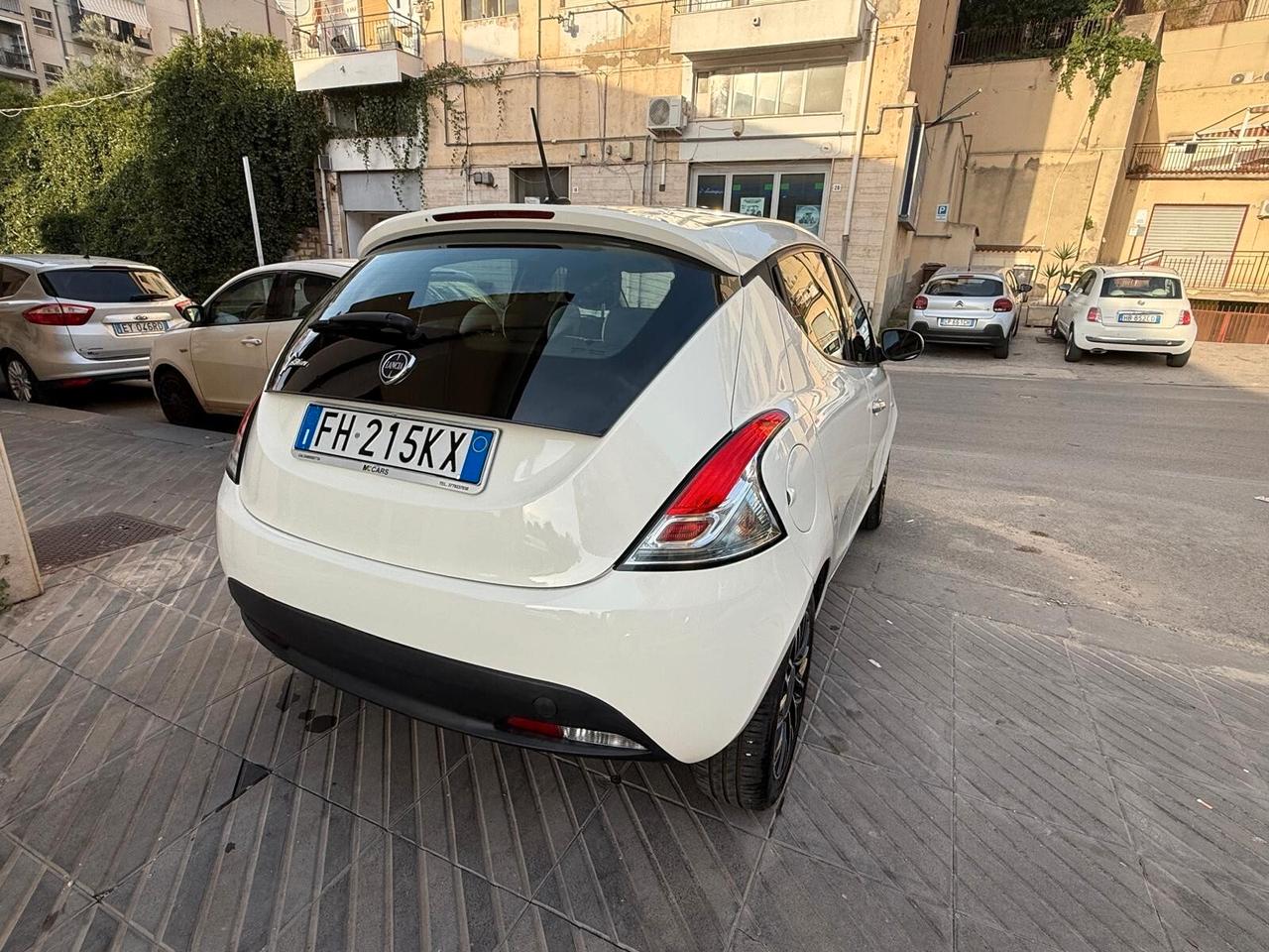 Lancia Ypsilon 1.2 69 CV 5 porte Gold