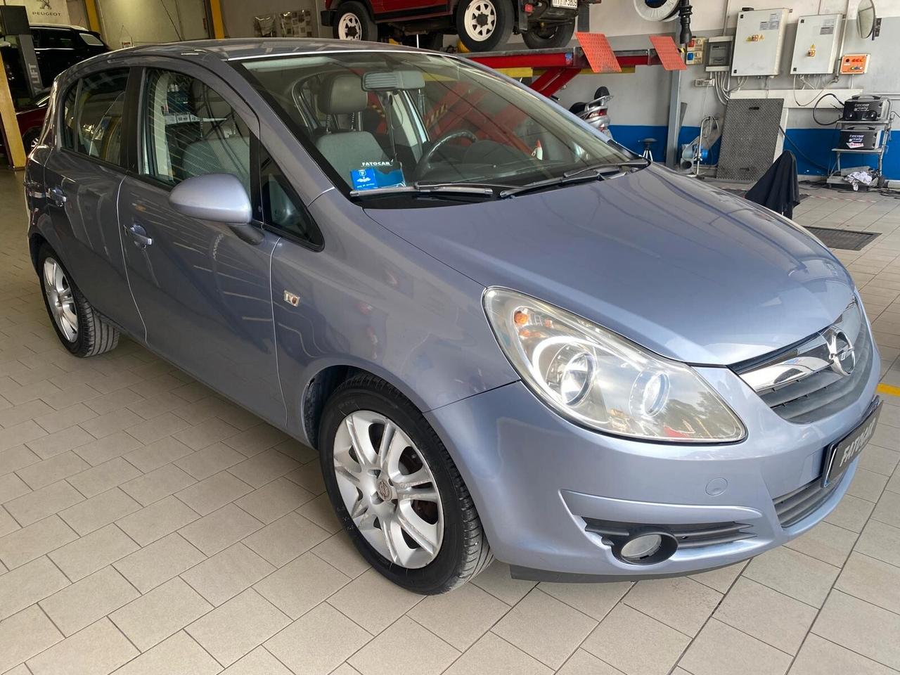 Opel Corsa 1.2 5 porte Cosmo