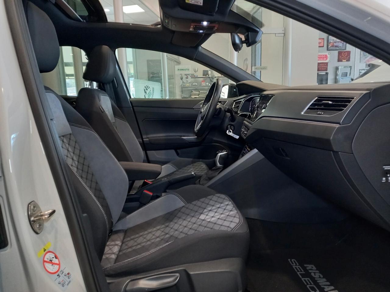 Volkswagen Taigo TSI 110 CV DSG R-Line