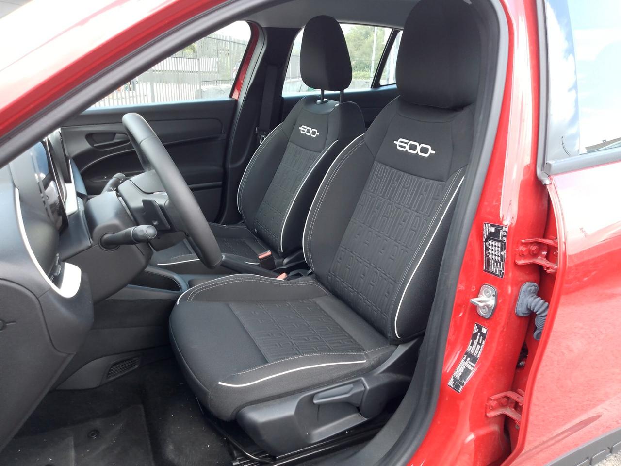 Fiat 600 Hybrid 136 CV DCT POCHI KM