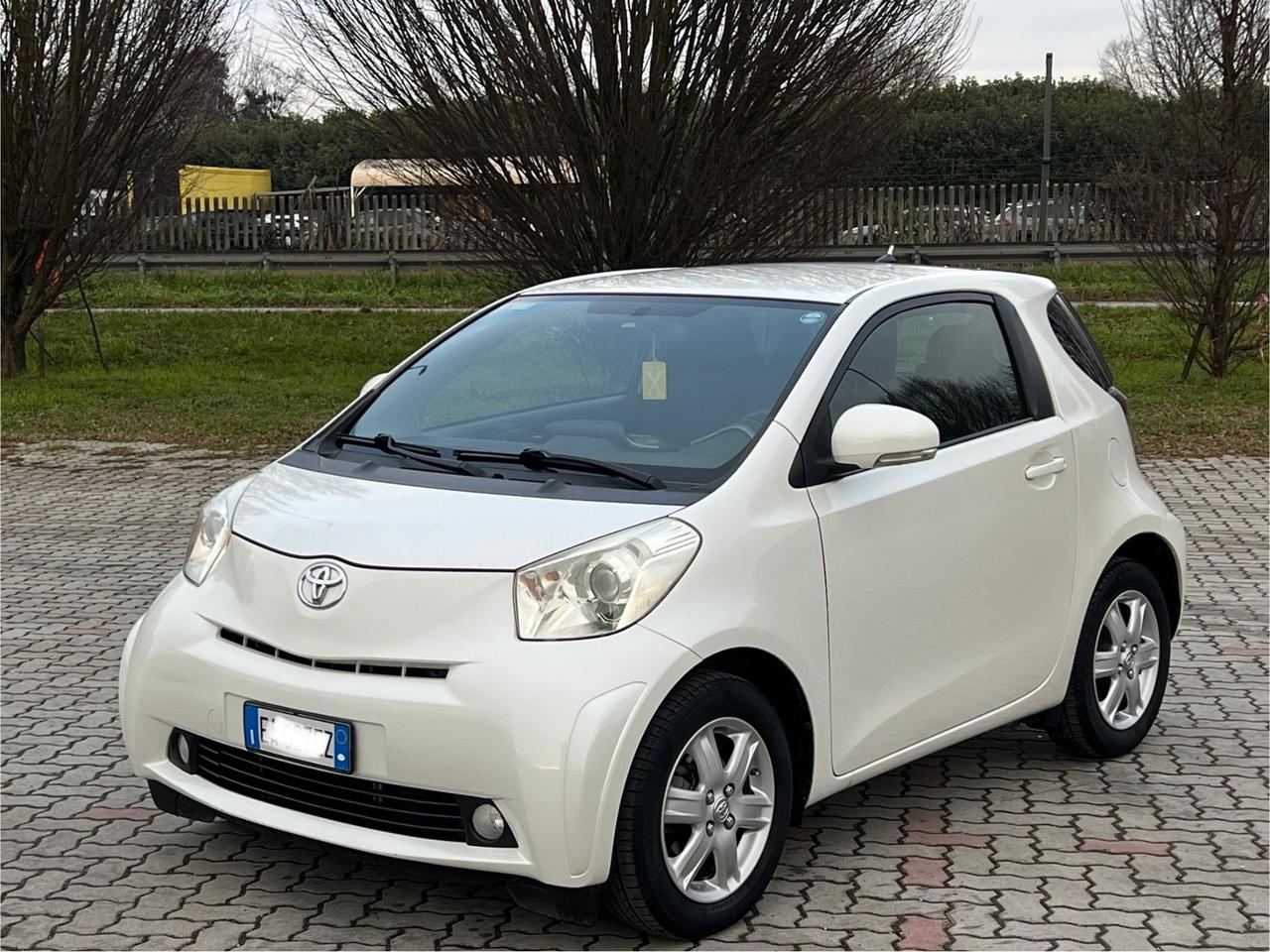 Toyota iQ 1.0 Sol