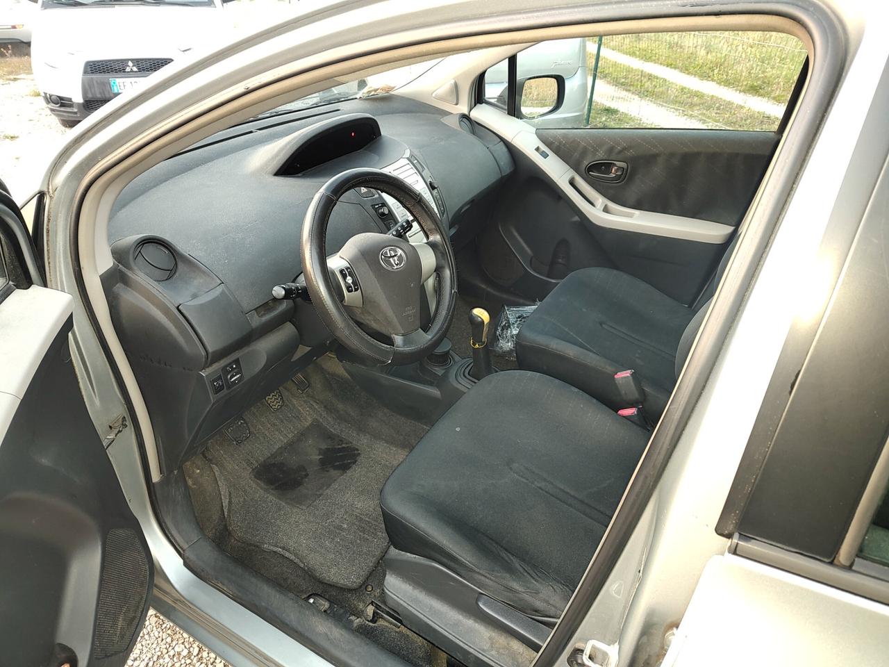 Toyota Yaris 1.0 5 porte km 188000