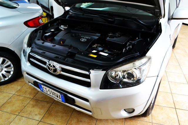 Toyota RAV4 2.2 D-4D 4WD 177CV 4x4 Luxury 2006