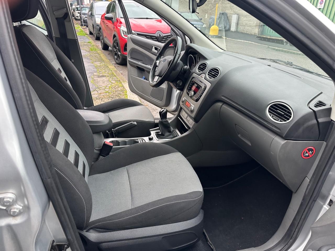 Ford Focus 1.6 (100CV) 5p. Titanium - ok neopatentati