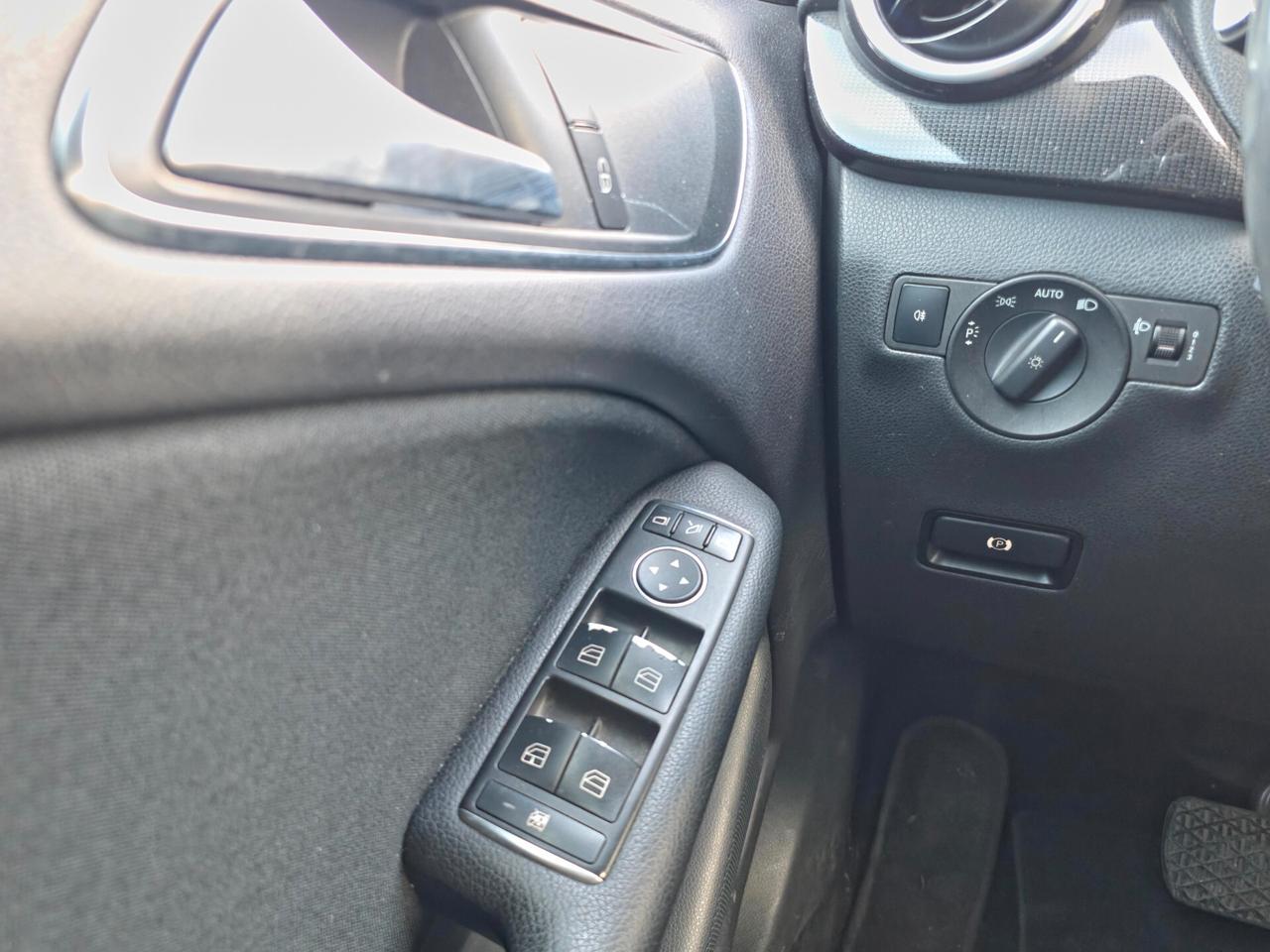 Mercedes-benz B 180 CDI Automatic Premium 2013-E5B Automatico NEO