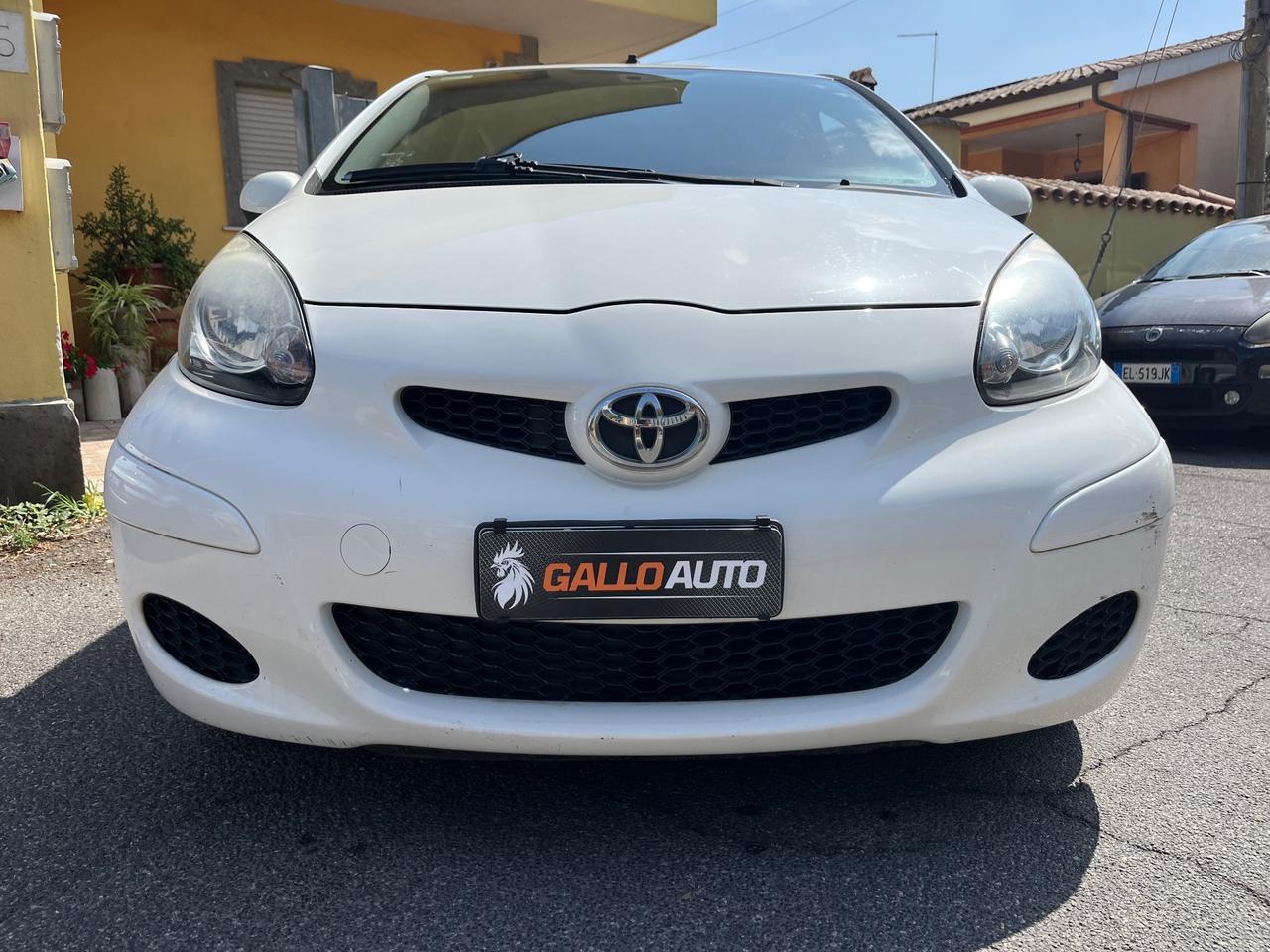 Toyota Aygo 1.0 12V VVT-i 5 porte Deep Ocean Connect