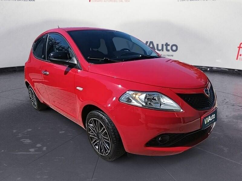 Lancia Ypsilon Ypsilon 1.0 firefly hybrid Silver s&s 70cv 5p.ti