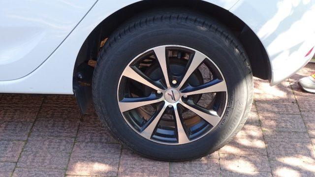 DACIA Sandero 1.2 75CVn cerchi in lega, Neopatentati, Garanzia..