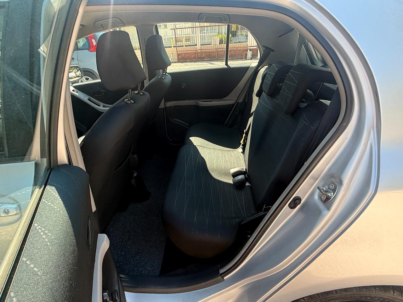 Toyota Yaris 1.0 3 porte Sol