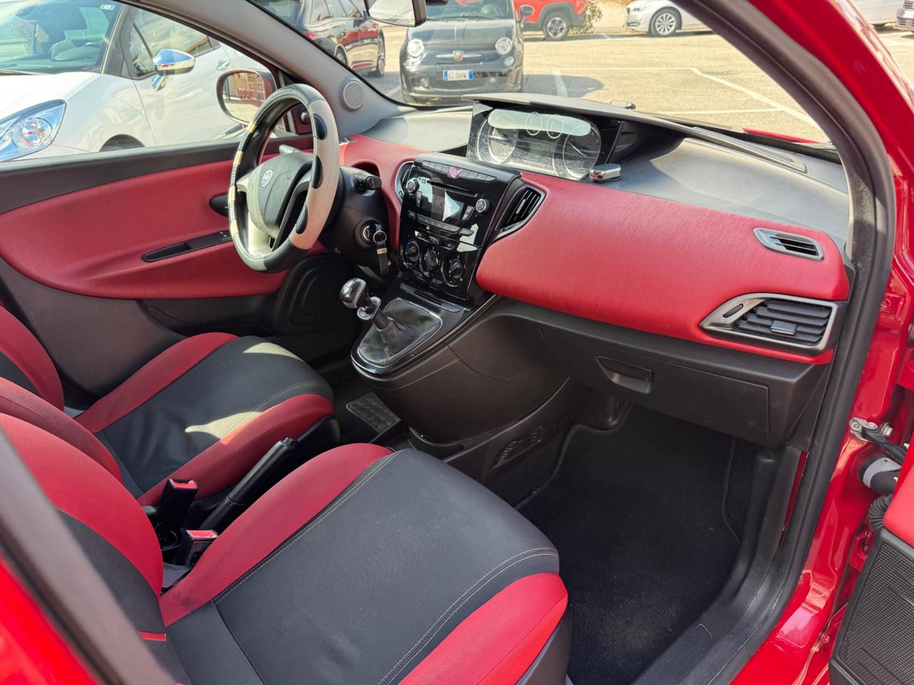 Lancia Ypsilon 1.2 69 CV 5 porte S&S Silver
