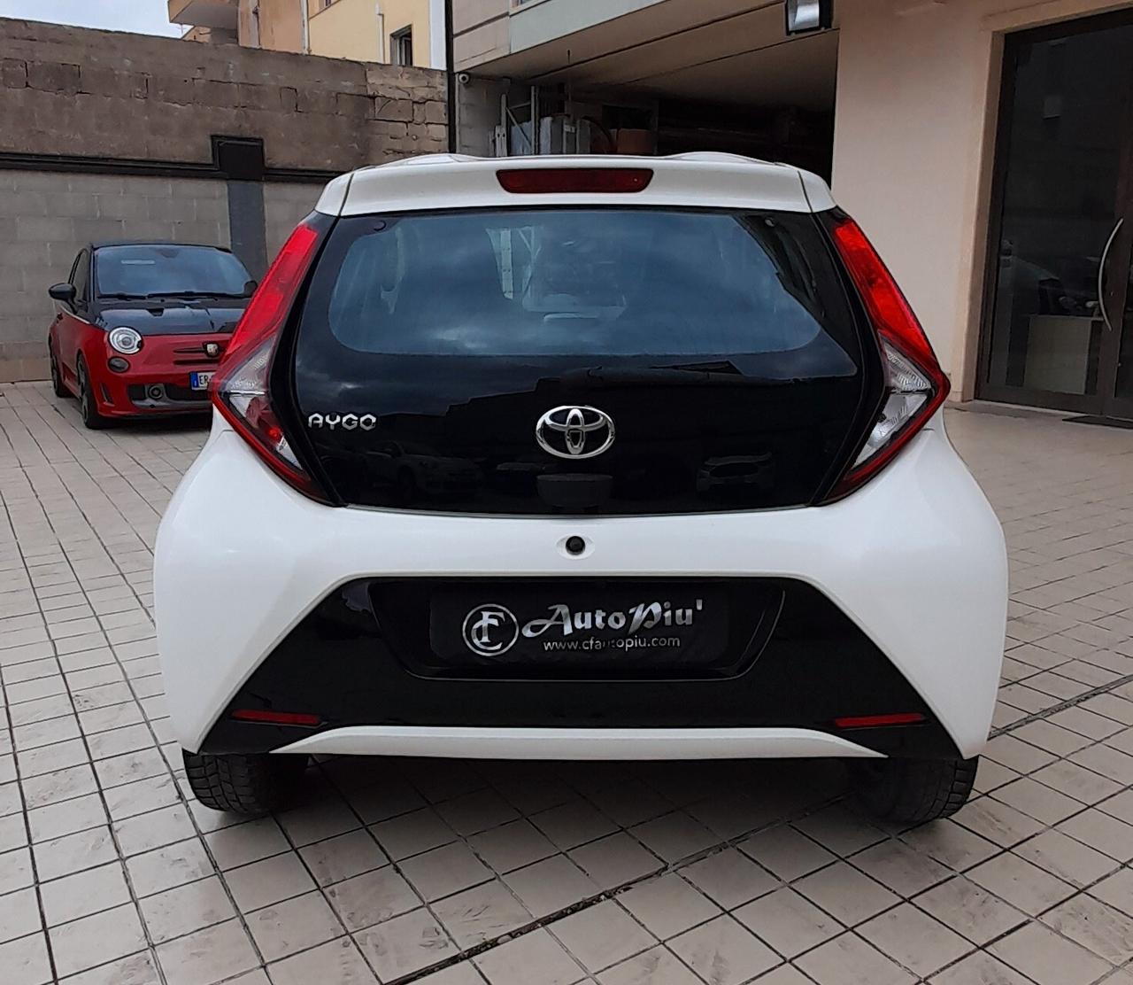 Toyota Aygo 1.0 VVT-i 72 CV 5 porte x-business