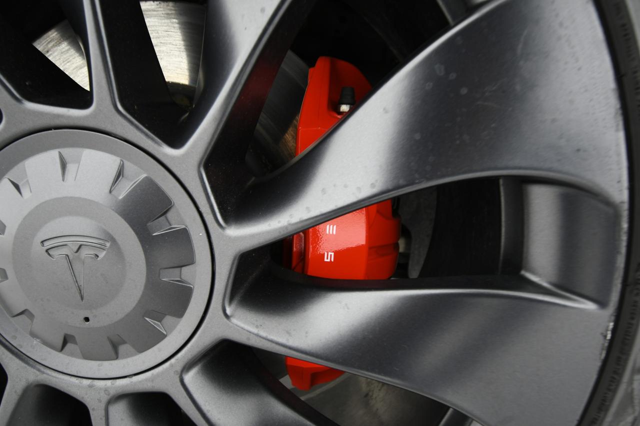 TESLA Model Y Performance Dual Motor awd +AUTOPILOT