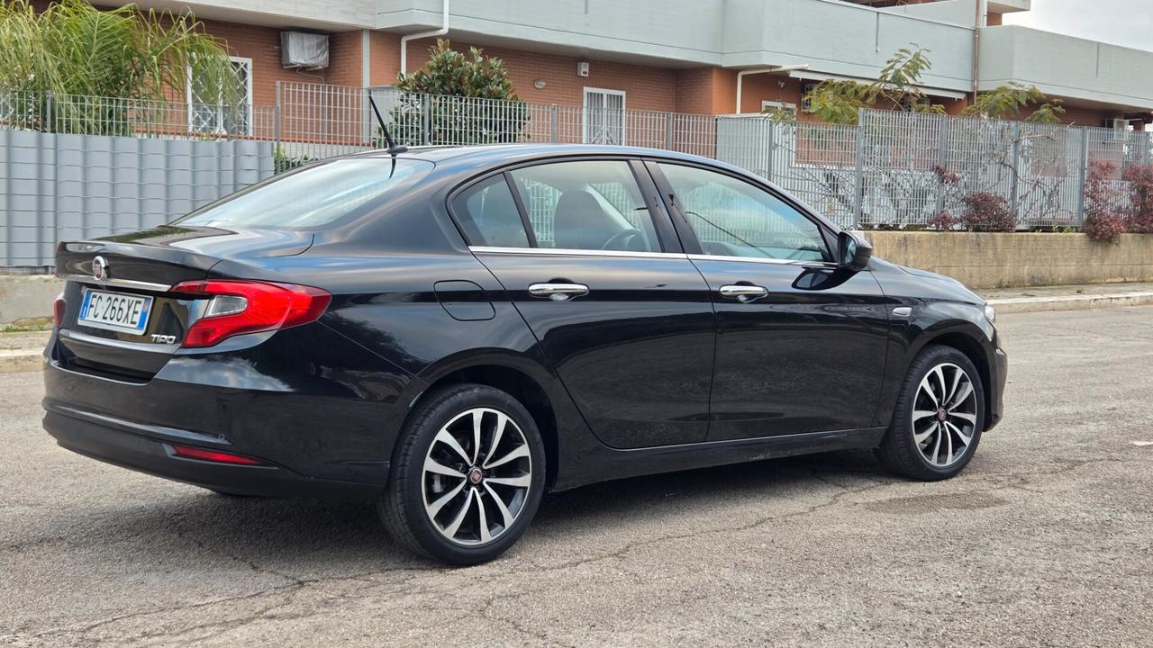 Fiat Tipo 1.6 Mjt berlina navi led