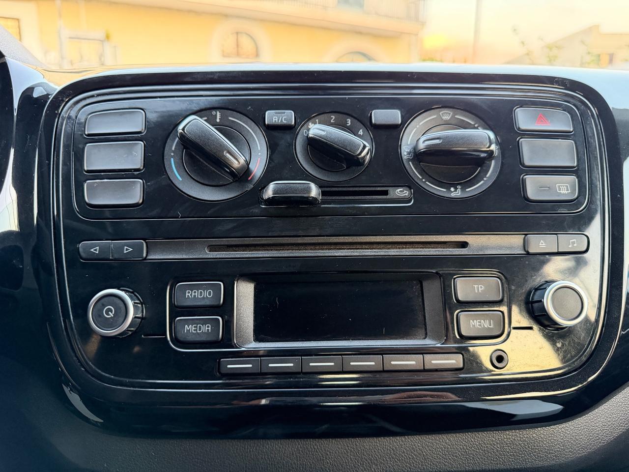 Volkswagen up! 1.0 5porte 60 cv