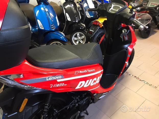 Kymco People S 125 Team Ufficiale Ducati MotoGP