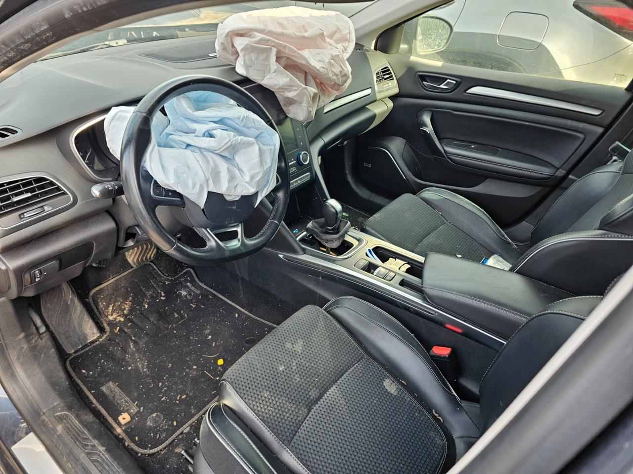 SINISTRATA Renault Megane Mégane dCi 8V 110 CV EDC Bose