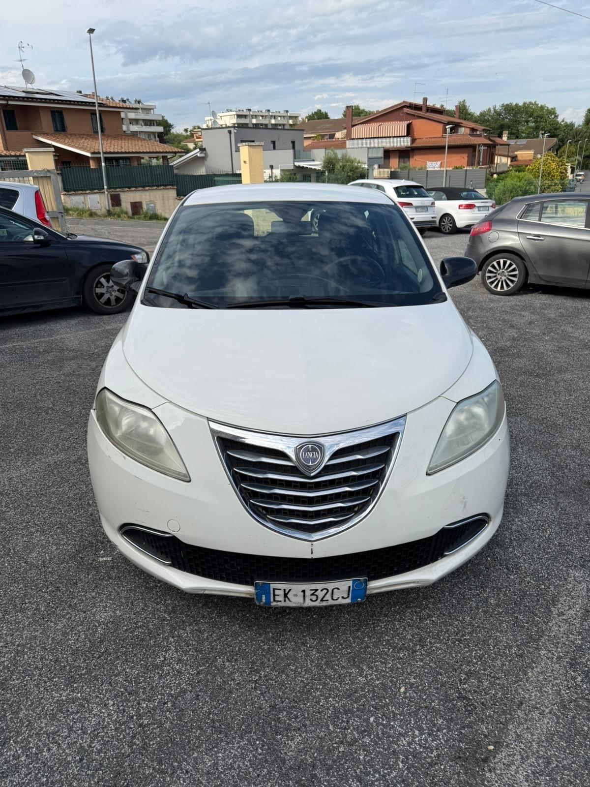Lancia Ypsilon 1.2 69 CV Unyca