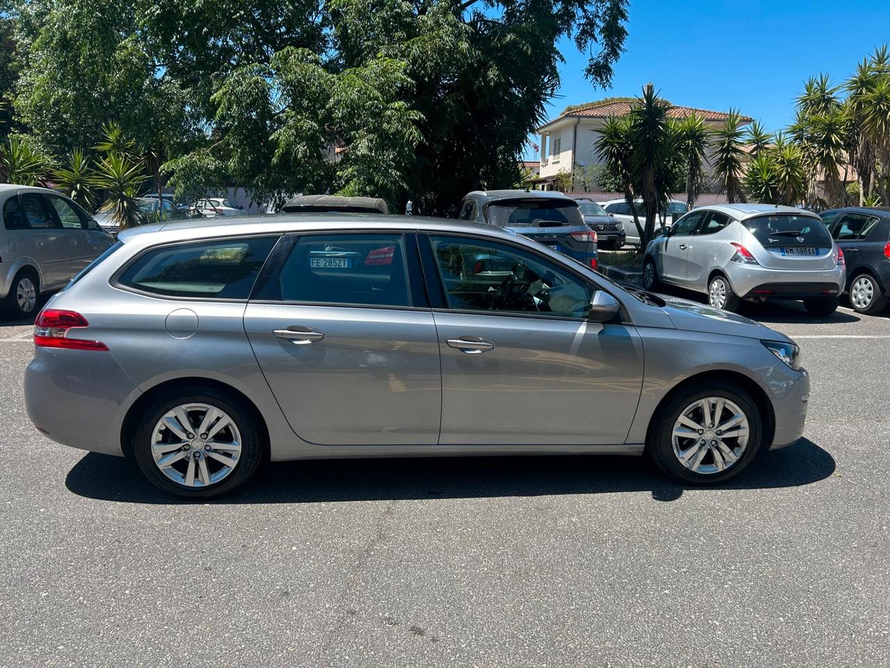 Peugeot 308 BlueHDi 100 S&S Business