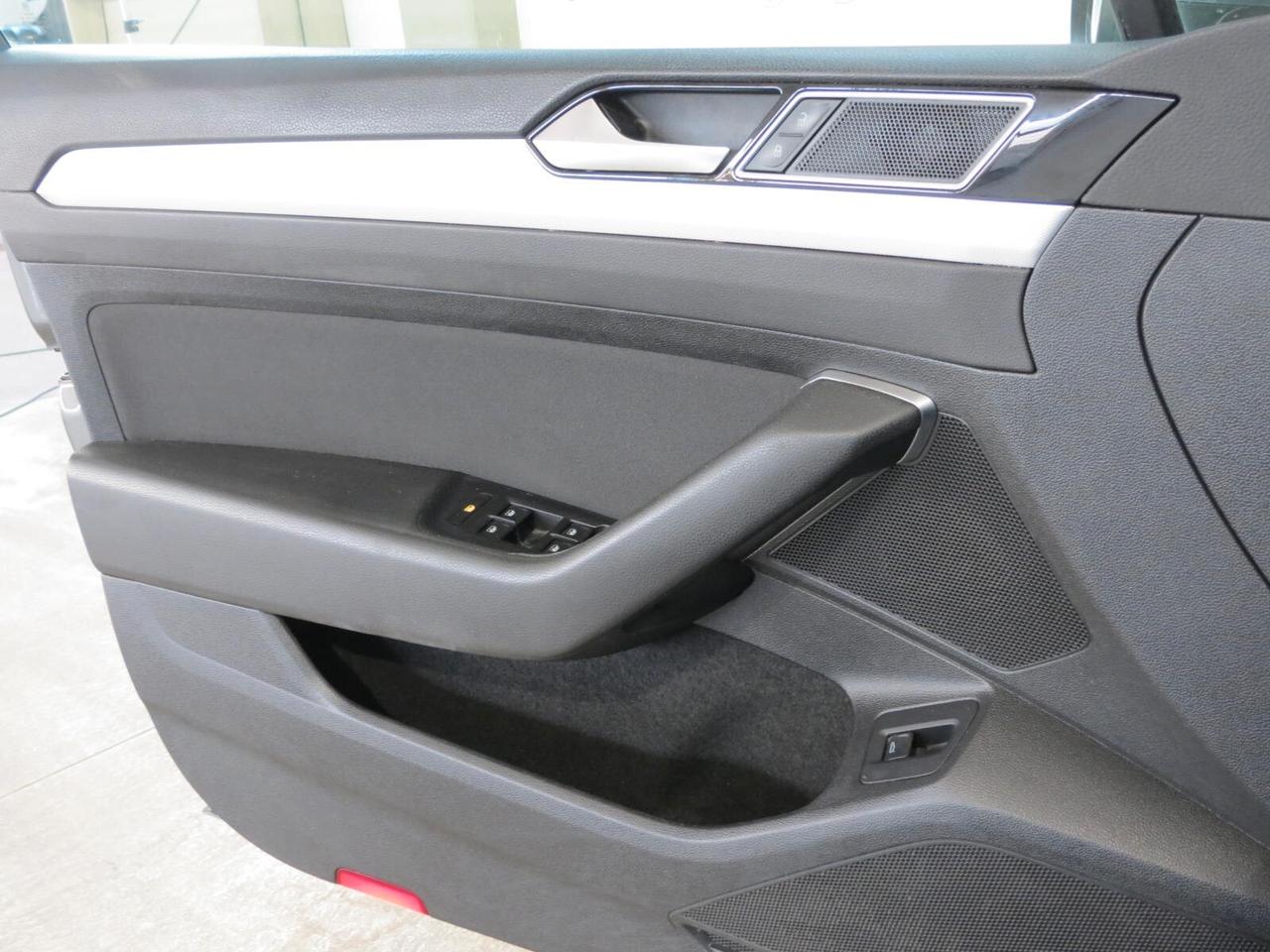 Volkswagen Passat Variant 1.6 TDI 120 cv SCR DSG Business BMT