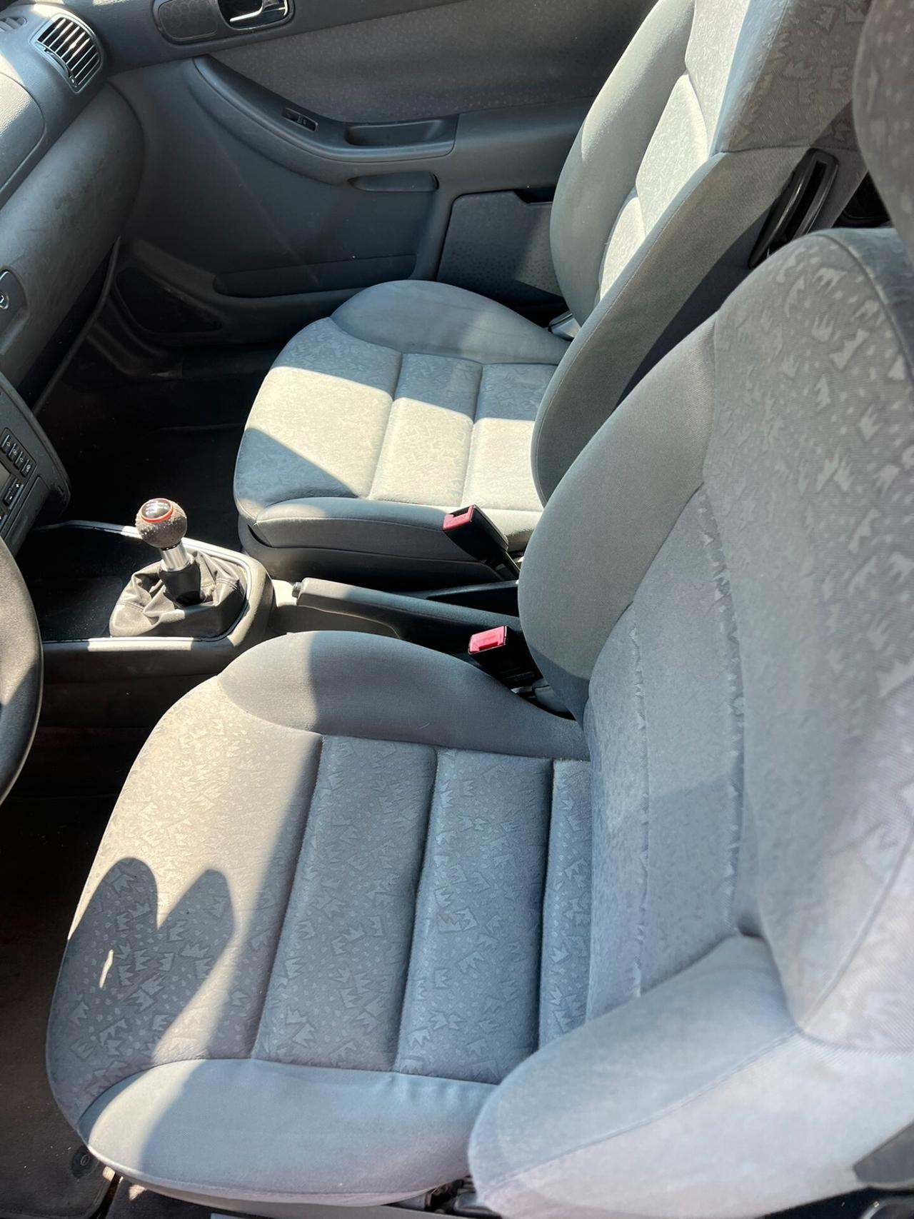Audi A3 1.8 20V cat 3p. Ambition