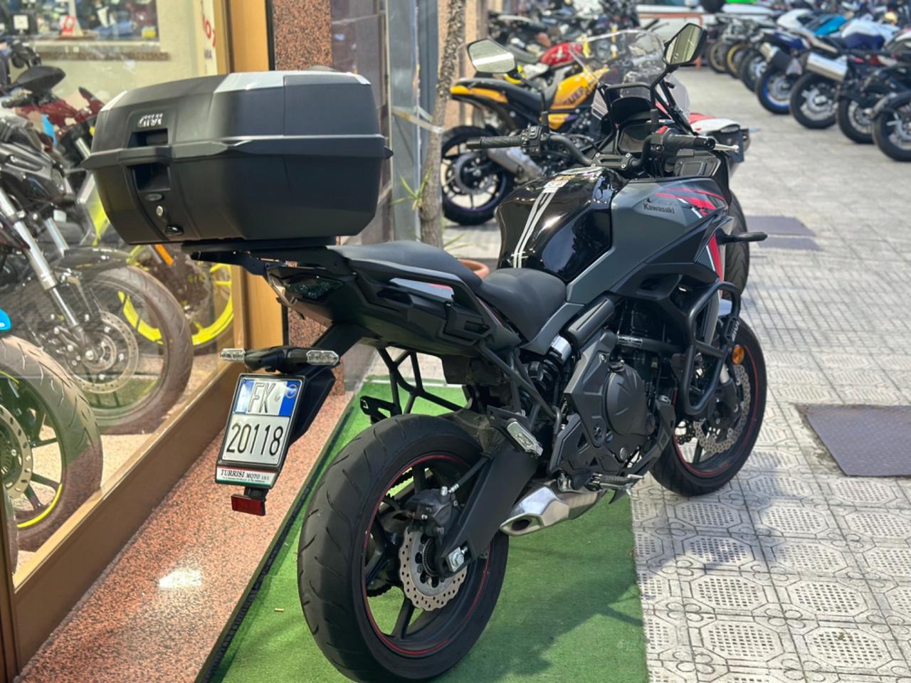 Kawasaki Versys 650 2024 tua a soli 74€