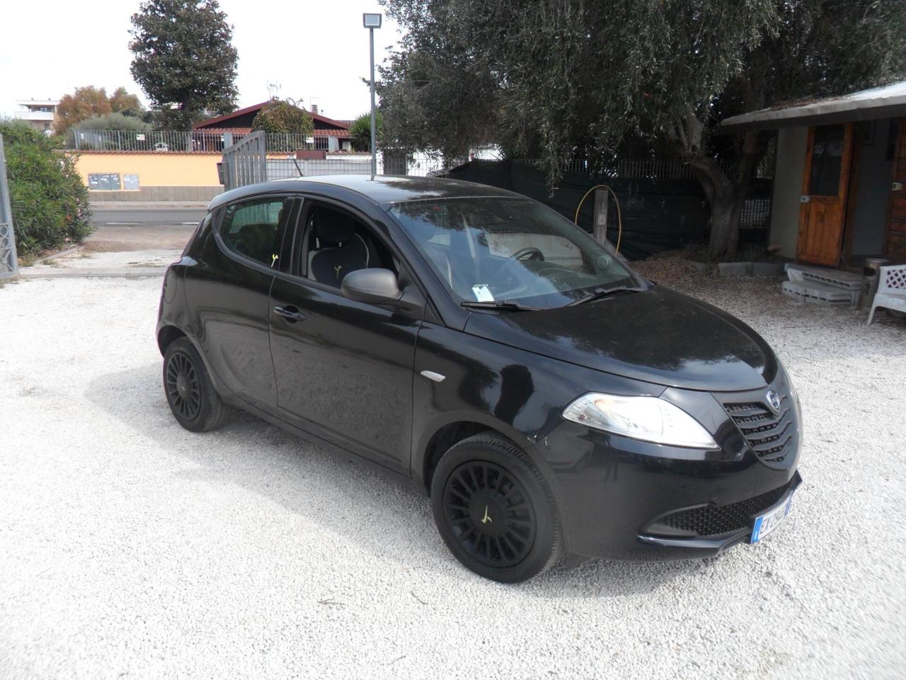 Lancia Ypsilon 1.2 69 CV 5 porte GPL Ecochic Gold GPL