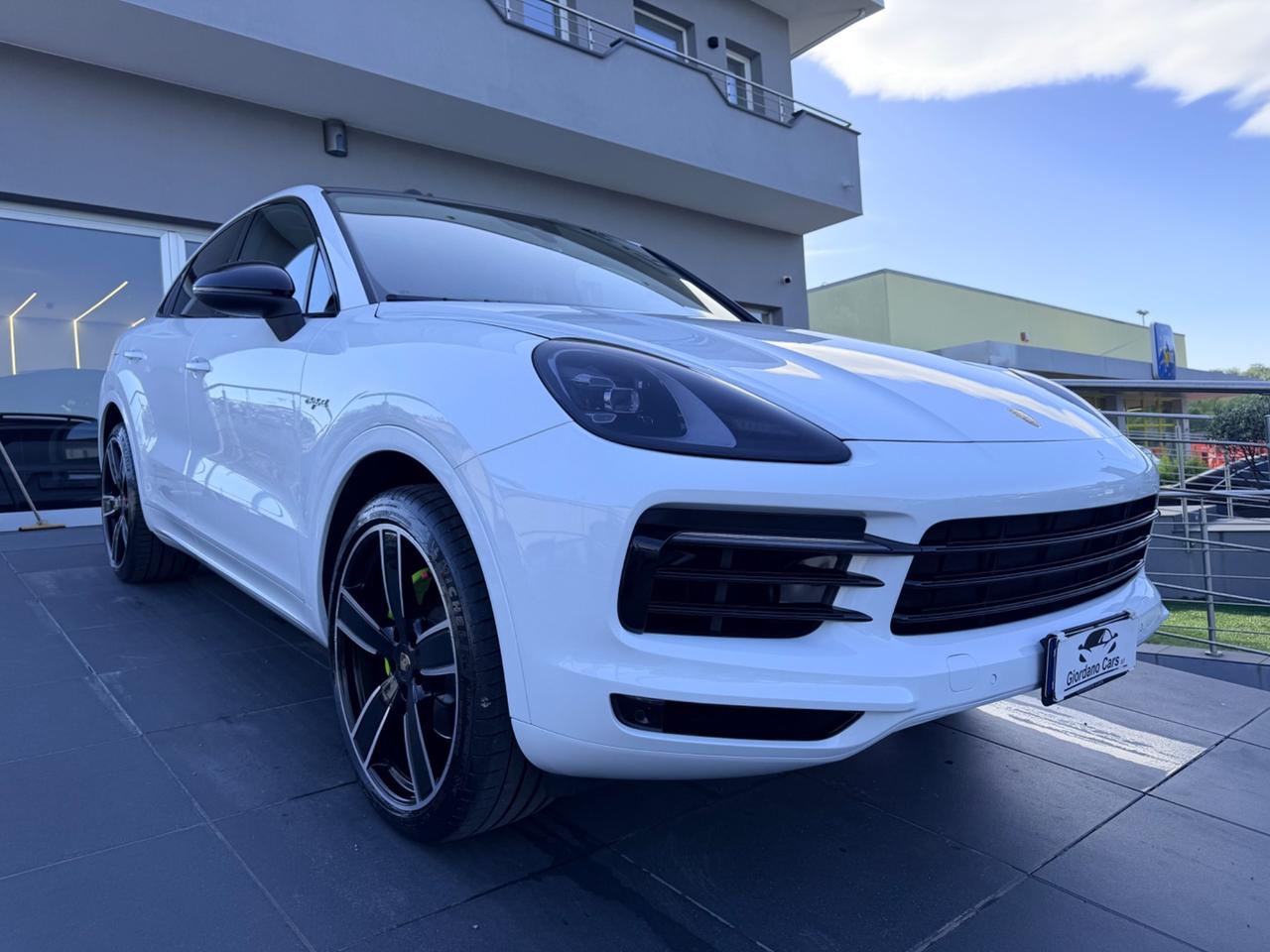 Porsche Cayenne Coupé 3.0 V6 E-Hybrid introvabile